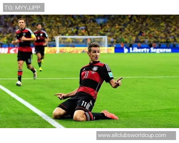 德国与加纳激战克洛泽精彩进球引发热议的足球盛宴